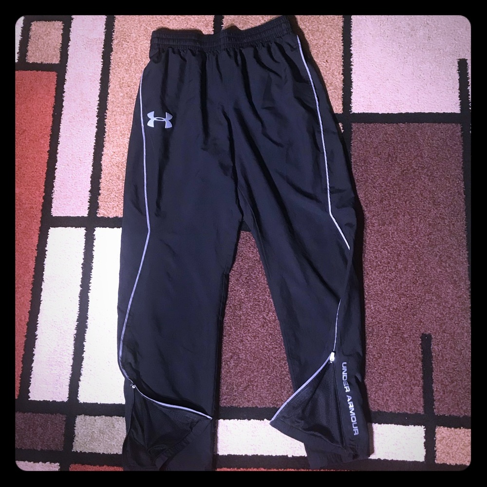 🌟 Men’s Under Armour Black Warm-Ups